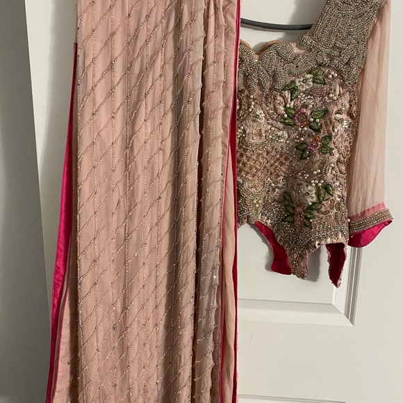 Maxi - Picture 9 of 14